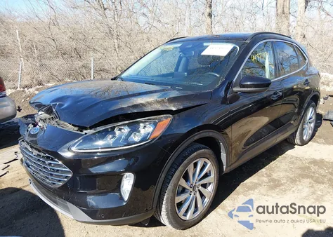 2022 Ford Escape Titanium z USA, uszkodzony, nr VIN 1FMCU9J97NUA03685